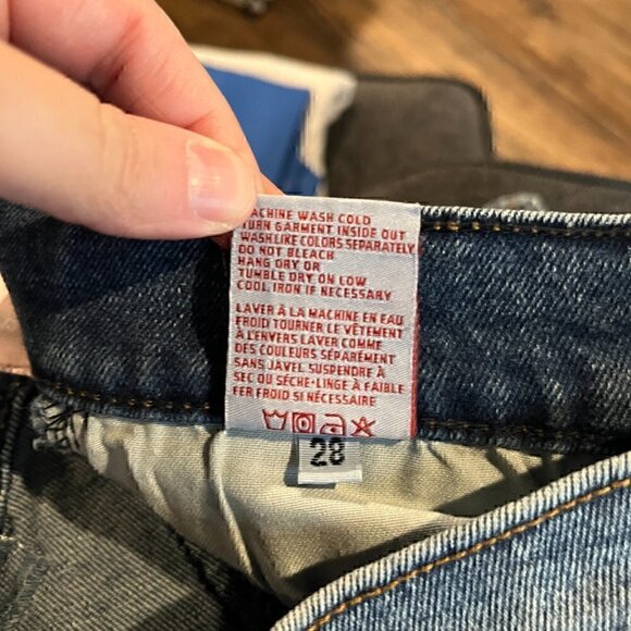 NWT Revice Venus Crop in LightYear wash Star jeans - Picture 9 of 9